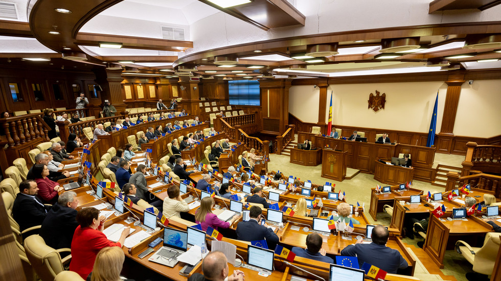 Русских исключили из парламента бывшего СССР — RT Россия и бывший Советский Союз